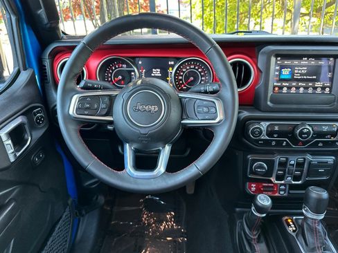 Used 2020 Jeep Gladiator Rubicon w/ Trailer Tow Package AWD/4WD image 14