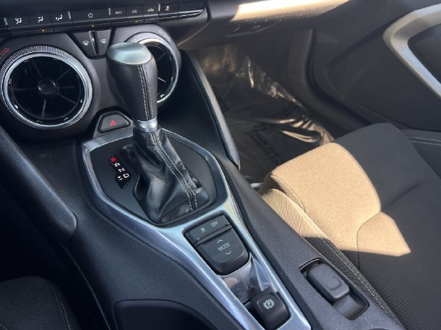 Used 2018 Chevrolet Camaro LT RWD image 23