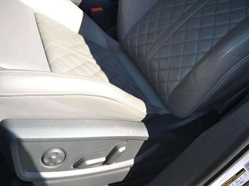 Used 2018 Audi SQ5 Premium Plus w/ Navigation Package image 18