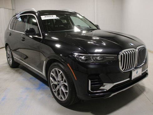 Certified 2022 BMW X7 xDrive40i w/ Premium Package image 4