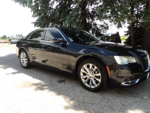 Used 2016 Chrysler 300 Limited w/ Driver Convenience Group AWD/4WD image 4