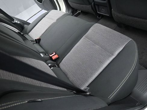 Used 2022 Nissan Rogue SV image 31