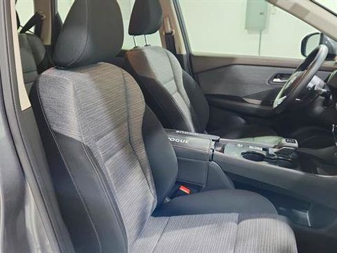 Used 2023 Nissan Rogue SV image 31