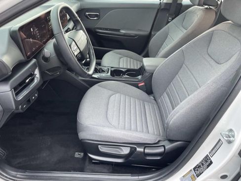 Used 2025 Kia K4 EX FWD image 27
