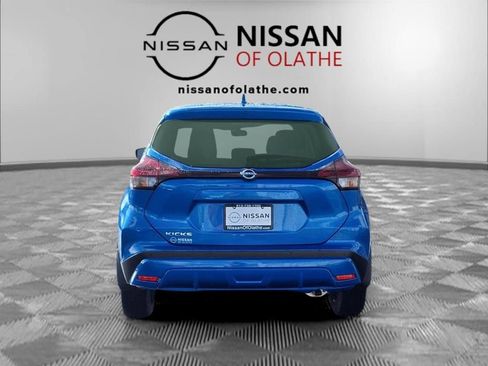 Certified 2025 Nissan Kicks Play S image 23