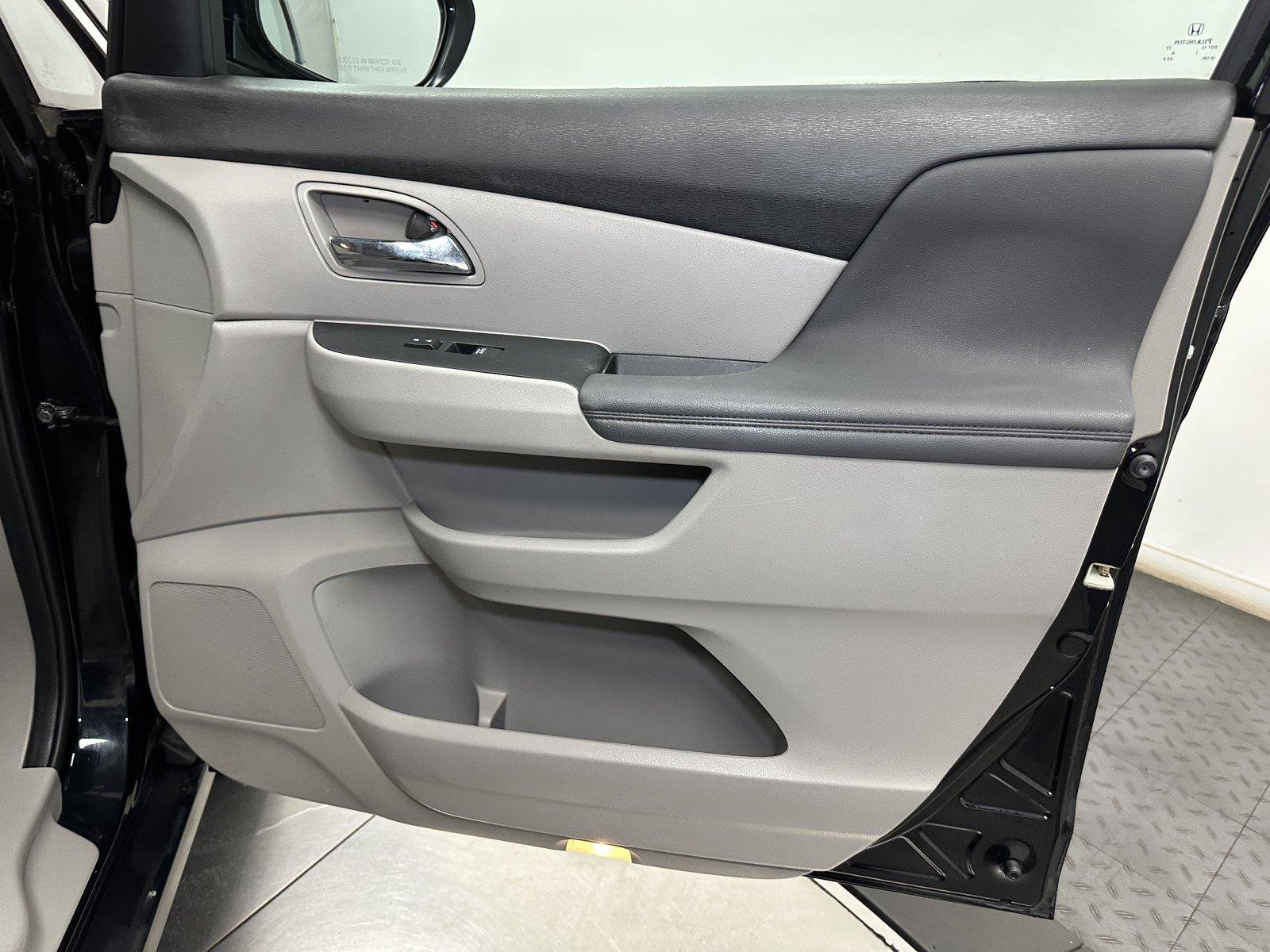 Used 2014 Honda Odyssey EX-L image 33