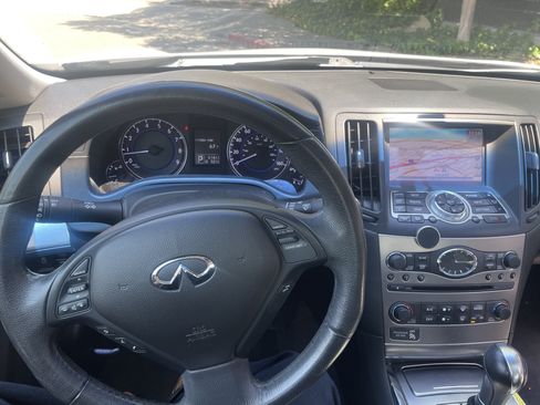 Used 2015 INFINITI Q40 w/ Navigation Package RWD image 12