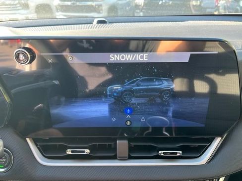 Used 2026 Chevrolet Equinox LT AWD/4WD image 33