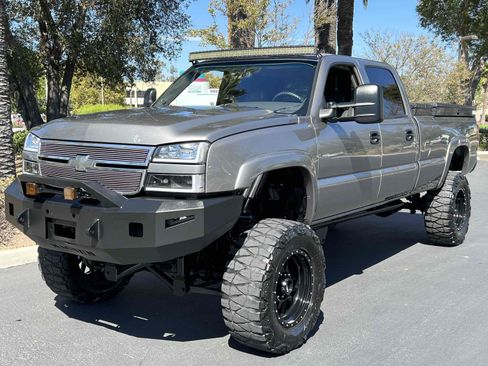 Used 2006 Chevrolet Silverado 3500 LT w/ Heavy-Duty Power Package AWD/4WD image 7