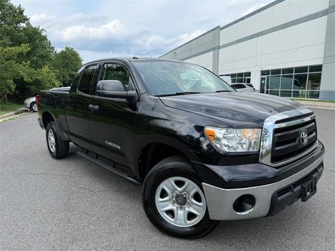 Used 2011 Toyota Tundra 4x4 Double Cab w/ Tow Pkg image 9