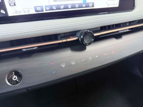 Used 2023 Nissan Ariya FWD image 23