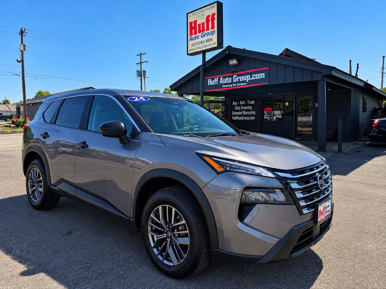 Used 2024 Nissan Rogue S AWD/4WD image 1