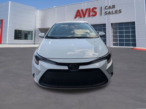 Used 2025 Toyota Corolla LE image 2