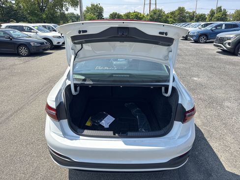 New 2025 Volkswagen Jetta SE image 30