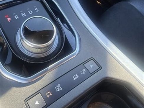 Used 2015 Land Rover Range Rover Evoque Pure image 14