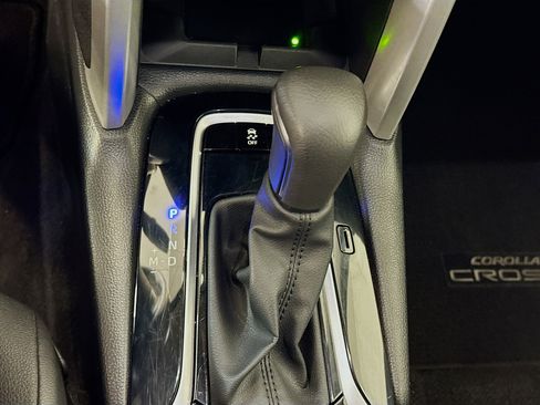 Used 2024 Toyota Corolla Cross XLE w/ Convenience Package image 25