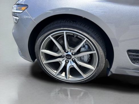 Used 2025 Genesis G70 2.5T RWD image 30