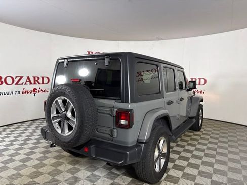 Used 2019 Jeep Wrangler Unlimited Sahara AWD/4WD image 8
