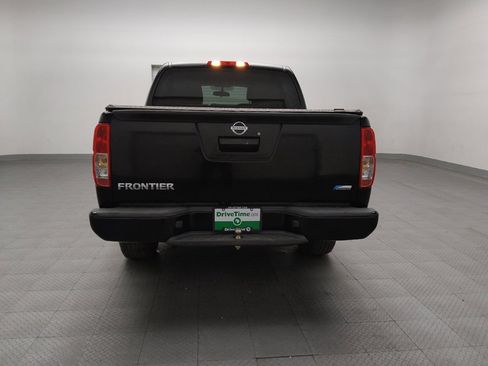 Used 2018 Nissan Frontier SV image 6