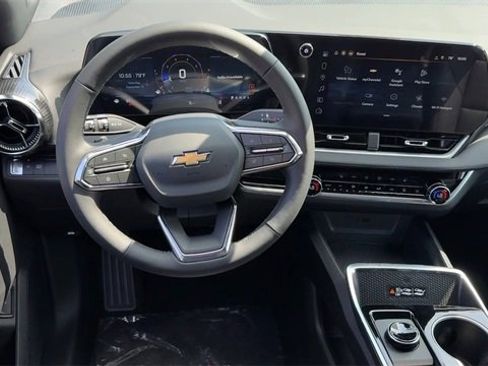 New 2026 Chevrolet Equinox LT w/ Convenience Package II image 13