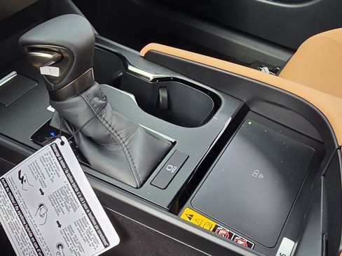 New 2025 Lexus ES 350 w/ Premium Package image 20