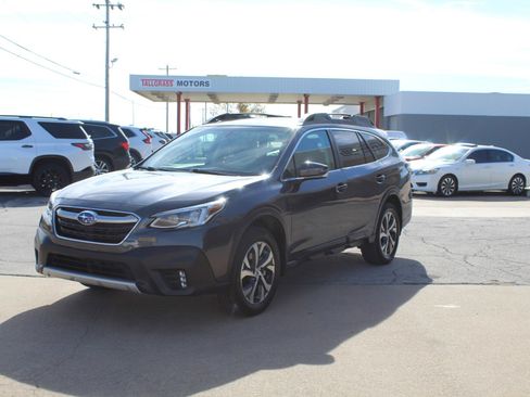 Used 2020 Subaru Outback Limited image 11