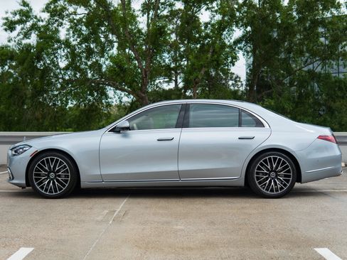 Used 2023 Mercedes-Benz S 580 4MATIC Sedan w/ Warmth & Comfort Package image 9