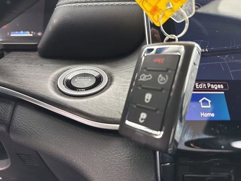 Certified 2022 Jeep Grand Cherokee Limited w/ MOPAR Finishing Package image 39