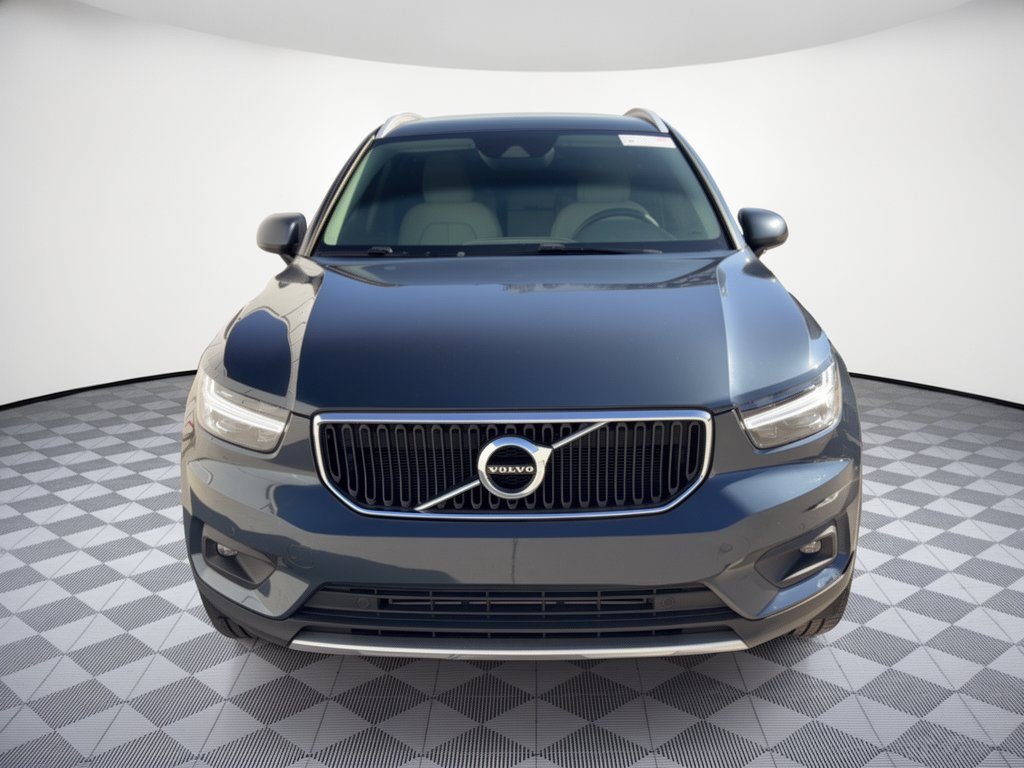 Used 2021 Volvo XC40 T5 Momentum w/ Premium Package AWD/4WD image 6