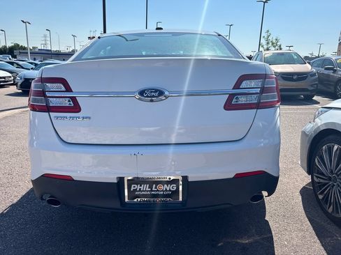 Used 2018 Ford Taurus SE FWD image 15