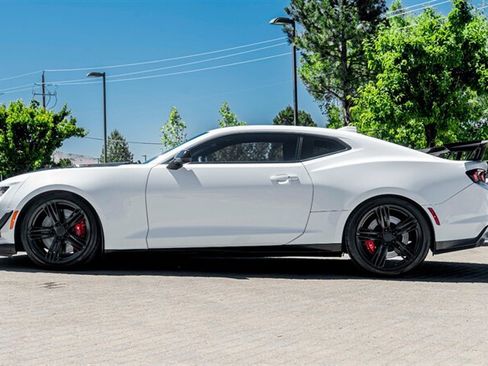 Used 2021 Chevrolet Camaro ZL1 RWD image 3