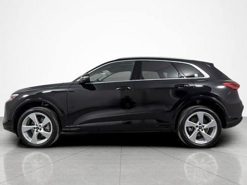 Used 2025 Audi Q5 Premium Plus w/ Premium Plus AWD/4WD image 2