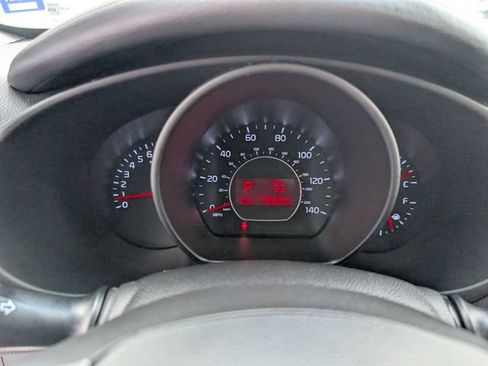 Used 2014 Kia Soul ! w/ Sun & Sound Package FWD image 16