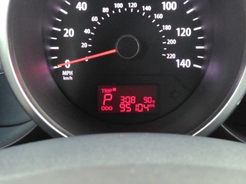 Used 2012 Kia Soul + w/ Audio Pkg FWD image 39