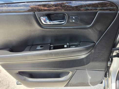 Used 2008 Cadillac DTS FWD image 23
