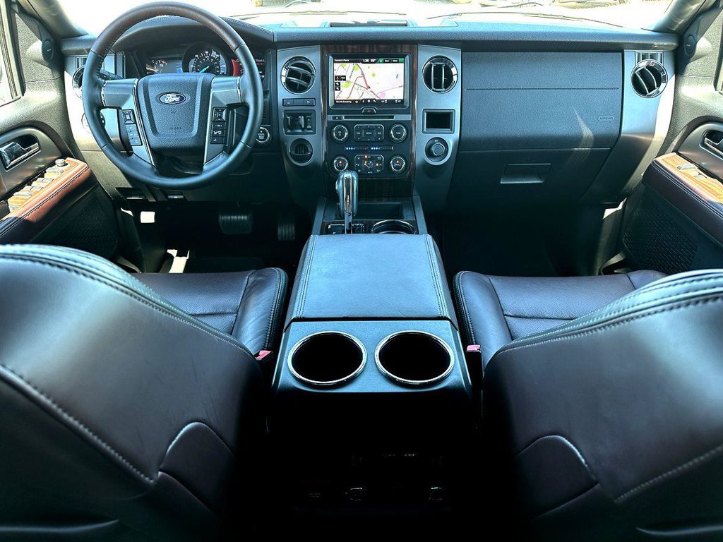 Used 2015 Ford Expedition Platinum RWD image 28