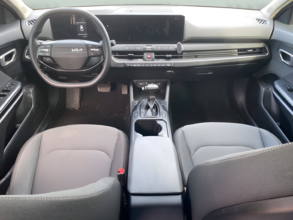 Used 2025 Kia K4 FWD image 12