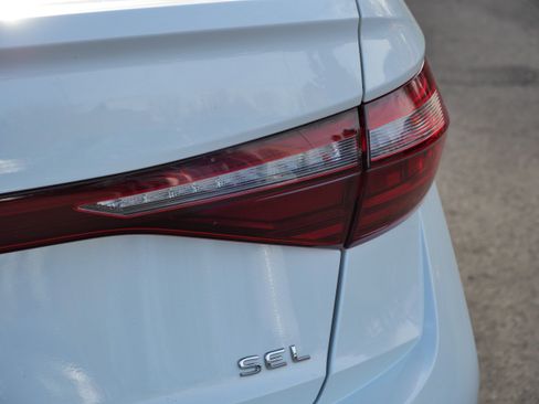 Certified 2025 Volkswagen Jetta SEL image 17