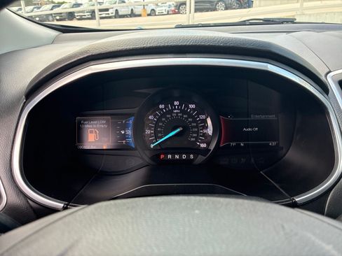Used 2018 Ford Edge Titanium w/ Cold Weather Package FWD image 27