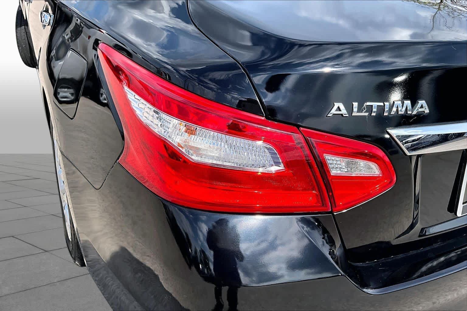 Used 2016 Nissan Altima 2.5 S w/ Power Driver Seat Package FWD image 28