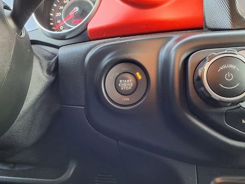 Used 2021 Jeep Wrangler Unlimited Rubicon image 8