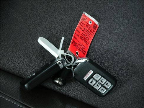 Used 2024 Honda Odyssey Touring image 42