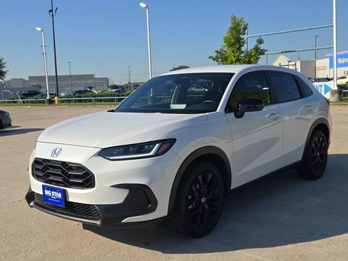 Certified 2025 Honda HR-V Sport image 8