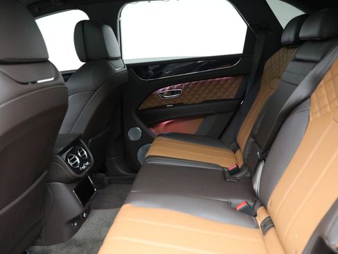 Certified 2021 Bentley Bentayga image 23