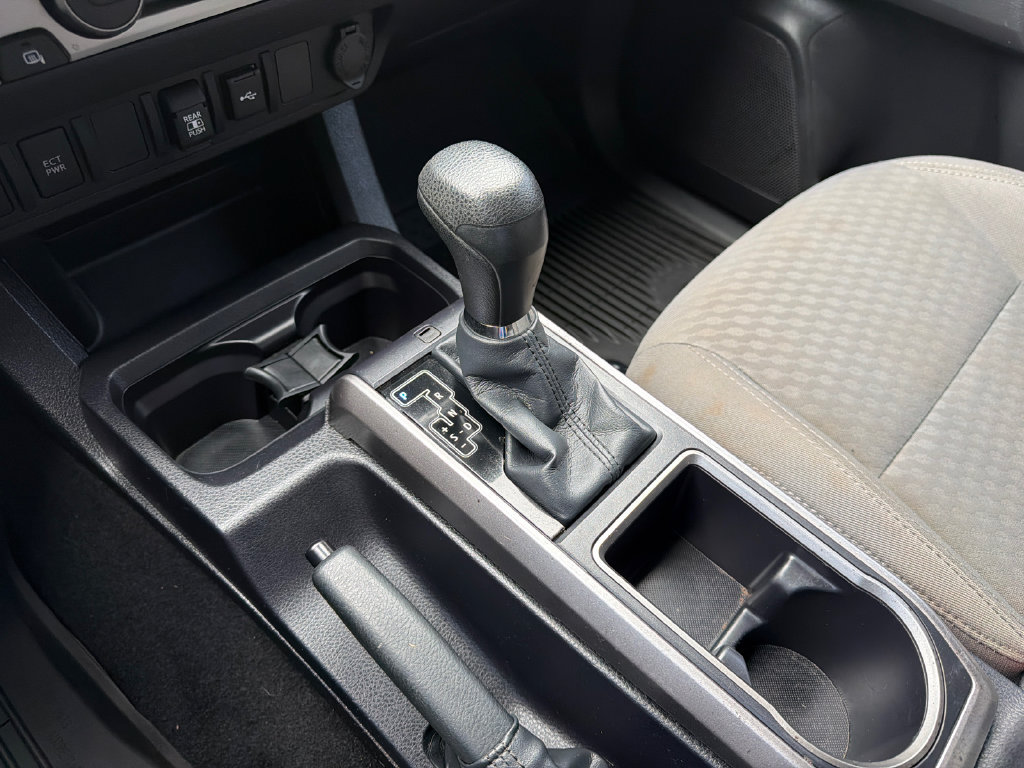Used 2022 Toyota Tacoma SR5 w/ Technology Package RWD image 34