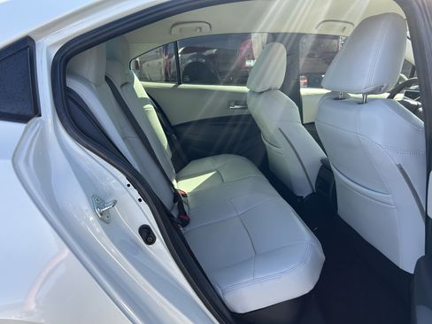 Used 2020 Toyota Corolla LE w/ Carpet Mat Package (TMS) image 9