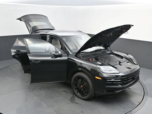 Used 2026 Porsche Cayenne Coupe AWD/4WD image 44
