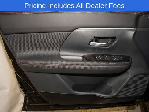 New 2026 Nissan Kicks SR w/ Illumination Package FWD image 15