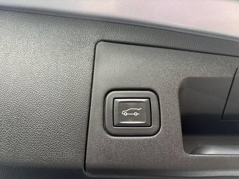Certified 2024 Cadillac XT5 Premium Luxury AWD/4WD image 17