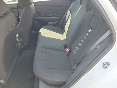 Used 2025 Hyundai Elantra Sport FWD image 25